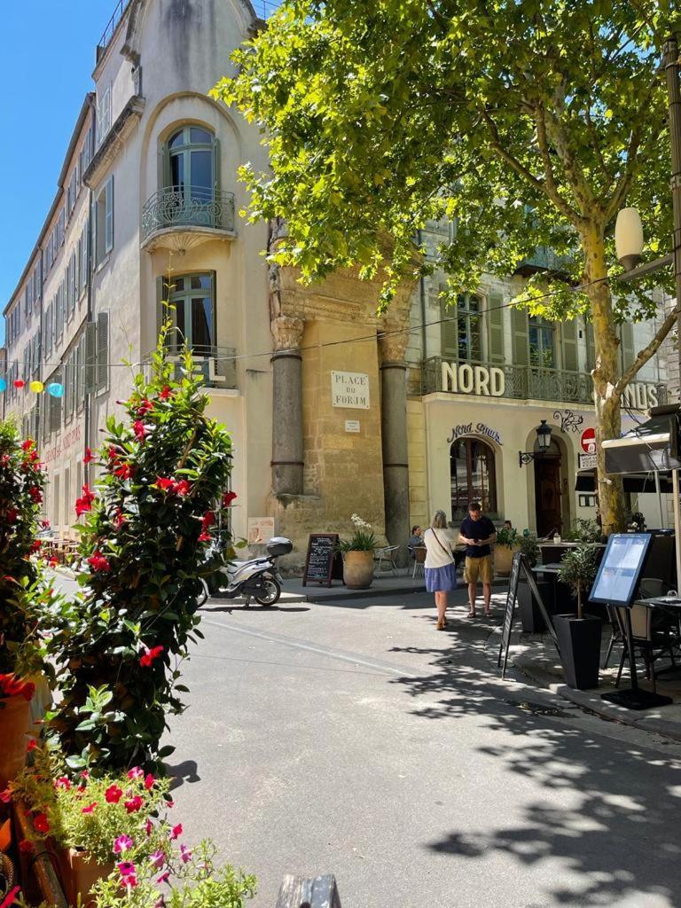 Le Favorin 1 Apartment Arles Bagian luar foto