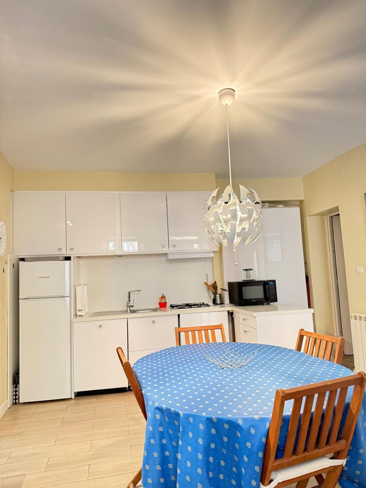 Le Favorin 1 Apartment Arles Bagian luar foto