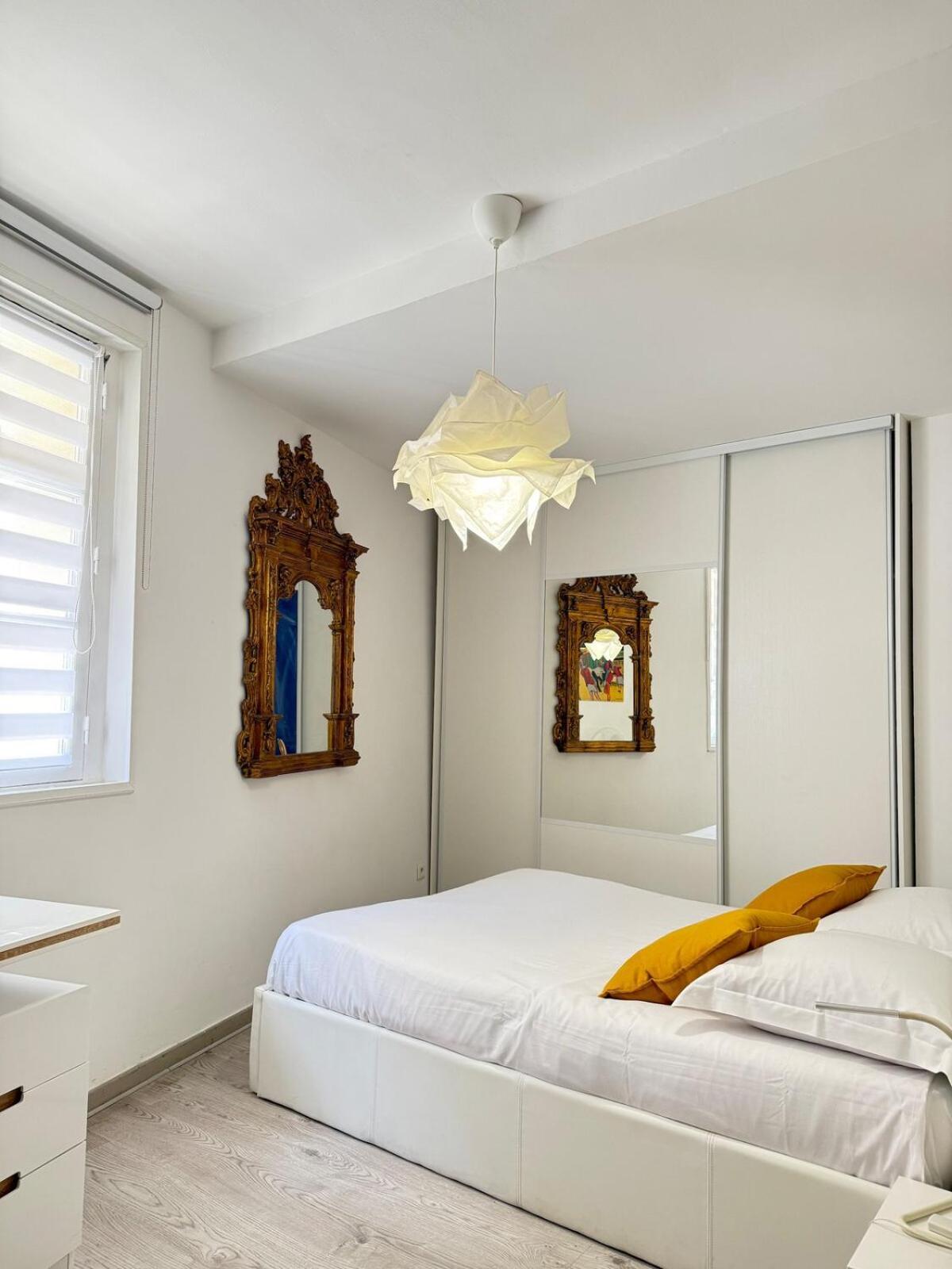 Le Favorin 1 Apartment Arles Bagian luar foto